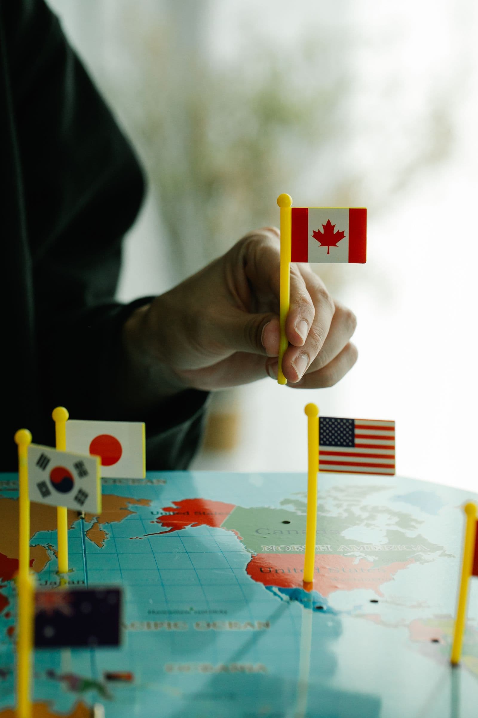 Sourcing international — sélection de fournisseurs à travers cinq zones du monde.